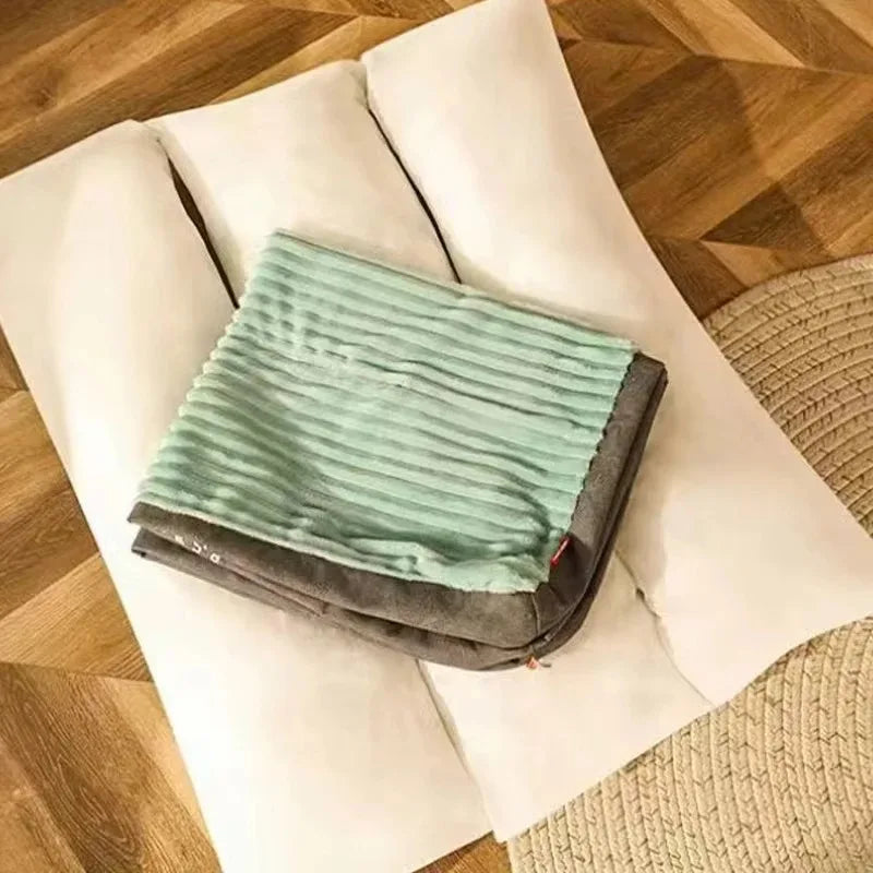 Dog Bed Large Dog Warm Accessories Halloween Dogs Baskets for Winter Big Cushion Accessory Small Pet Basket Breeds Fluffy Pets