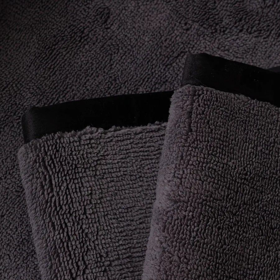 Geometric Lines Jacquard Soft Thicken Tuffed Fleece Sofa Towel Blanket for Living Room Cover Machine Washable Pet Friendly