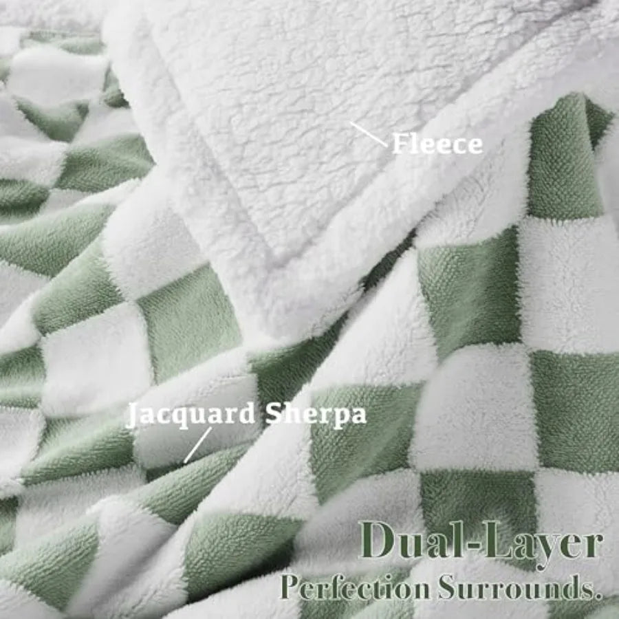 Checkered Dog Blanket, Sage Green Jacquard Sherpa Blankets for Small Dog and Cats, Cute Aesthetic Style Fluffy Fleece Pets Blan
