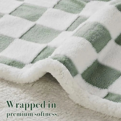 Checkered Dog Blanket, Sage Green Jacquard Sherpa Blankets for Small Dog and Cats, Cute Aesthetic Style Fluffy Fleece Pets Blan