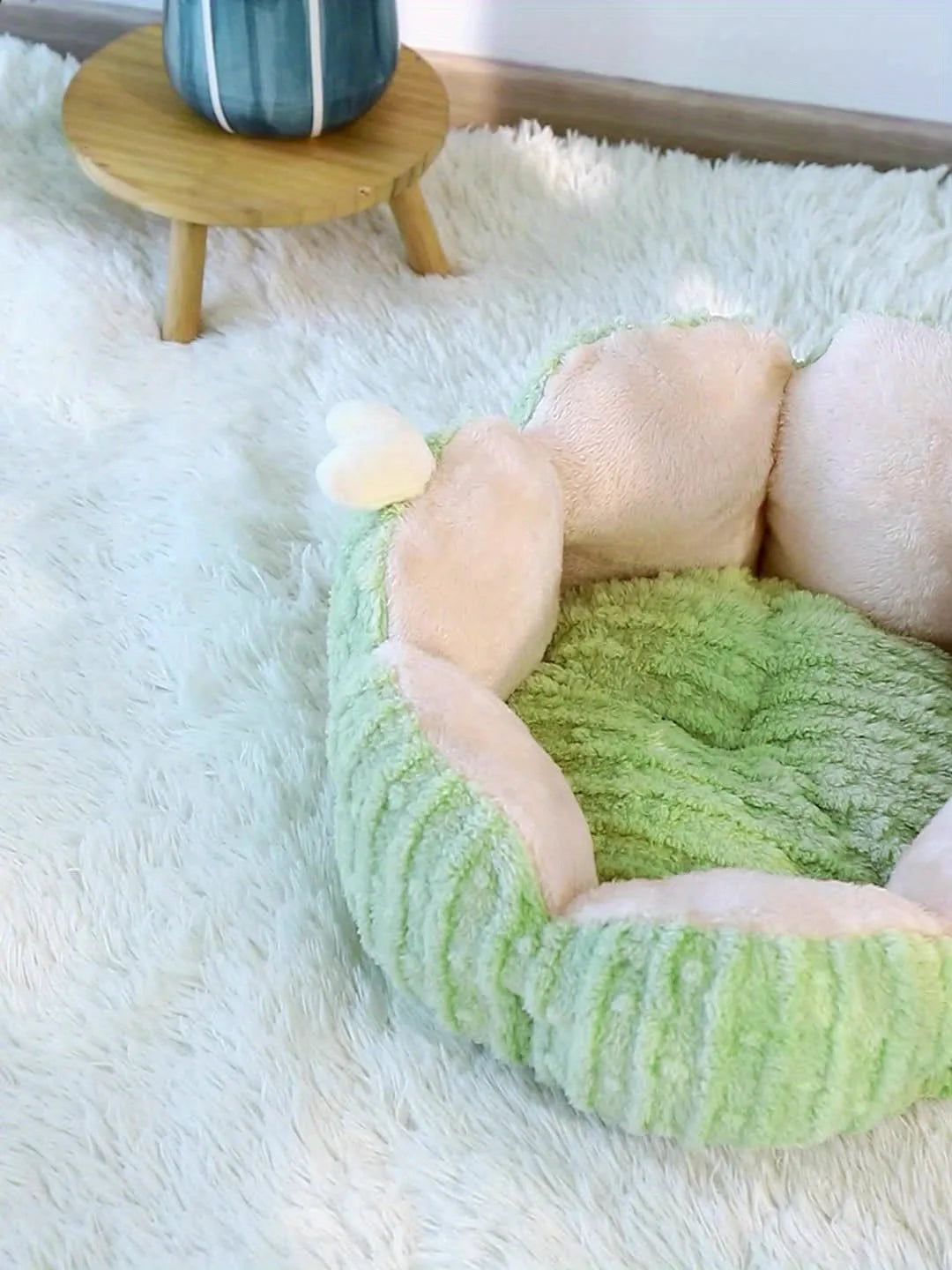 Cats Bed Warm Dogs Accessories Fluffy Houses and Habitats Plush Pet for Winter Goods House Cushions Things Puppy Products Basket