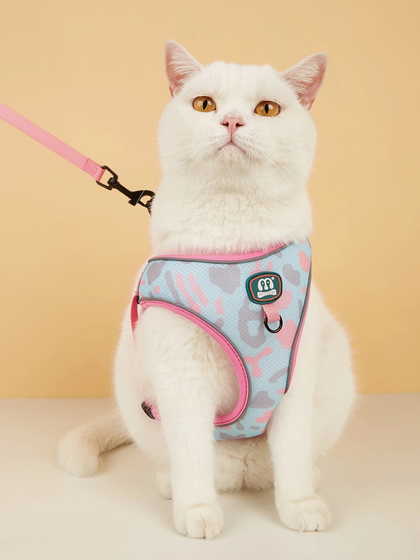New Arrives Adjustable Soft Mesh With Fashionable Design Pet Harness And Leash Set